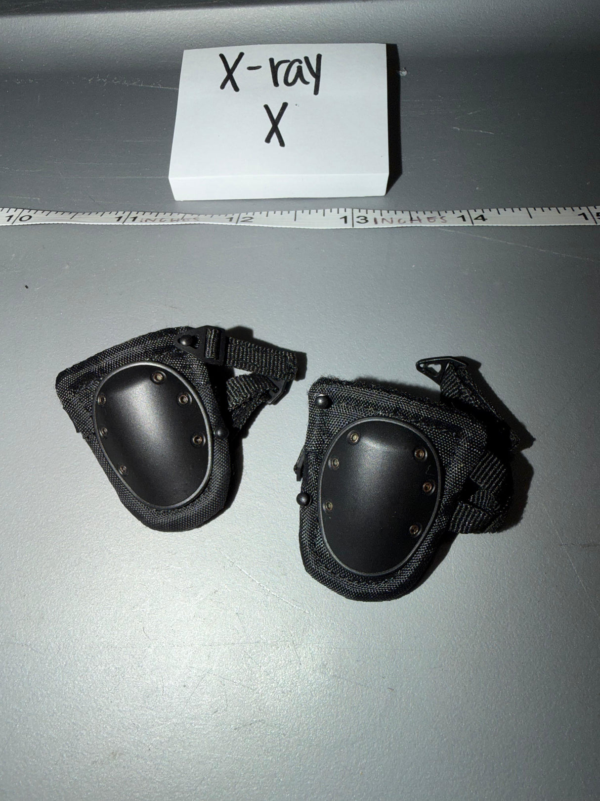 1/6 Scale Modern Knee Pads