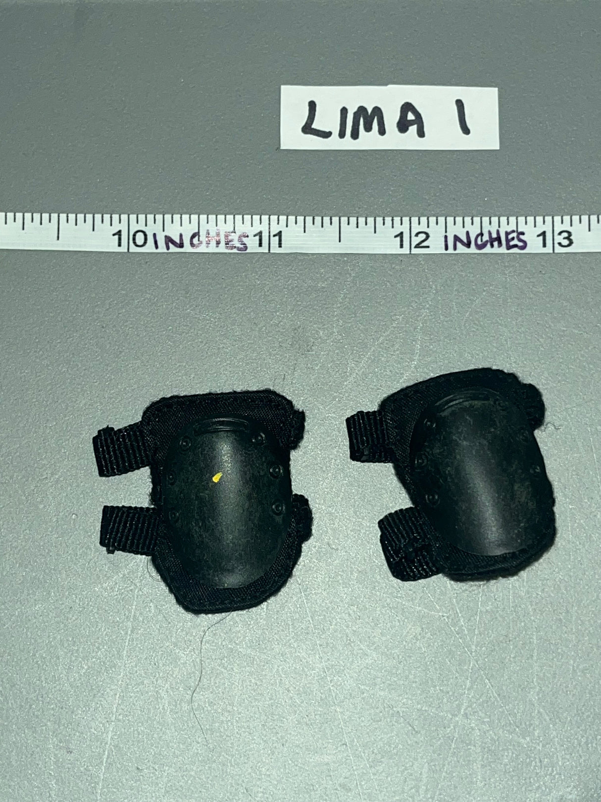 1/6 Scale Modern Knee Pads