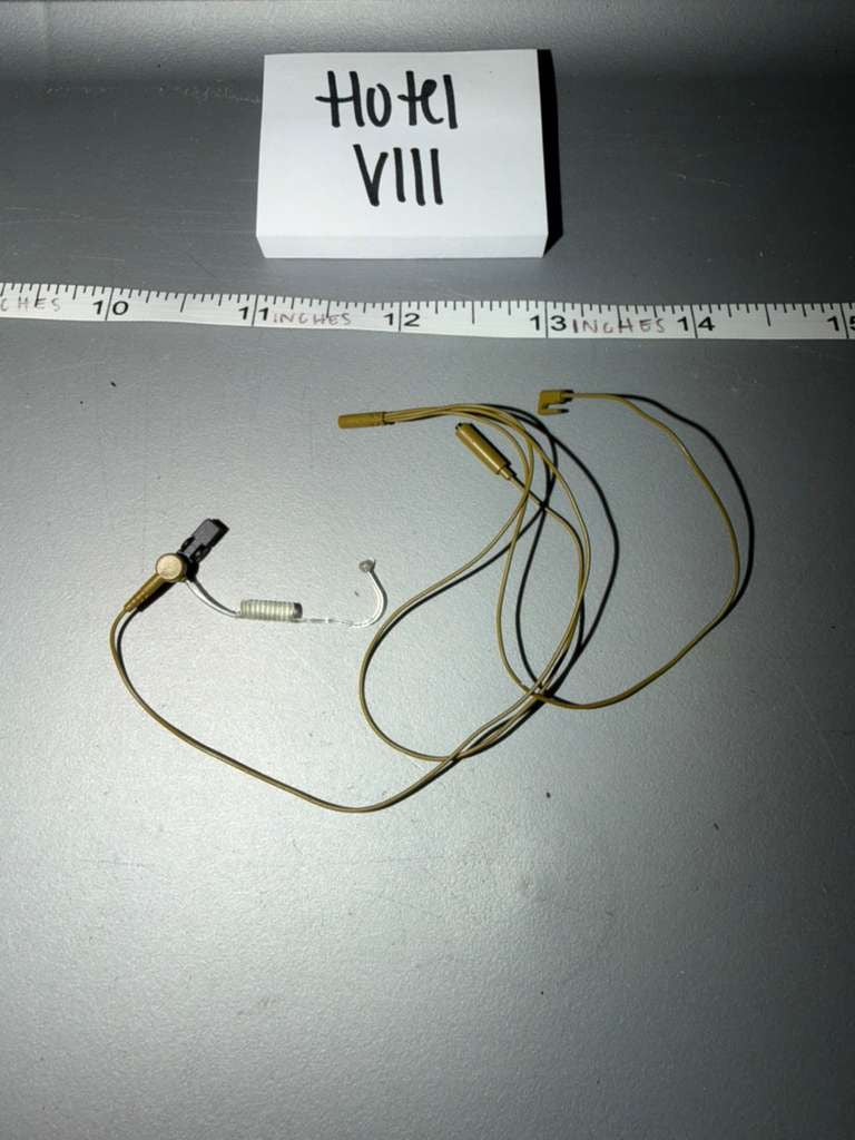 1:6 Modern Era Ear Radio Ear Piece