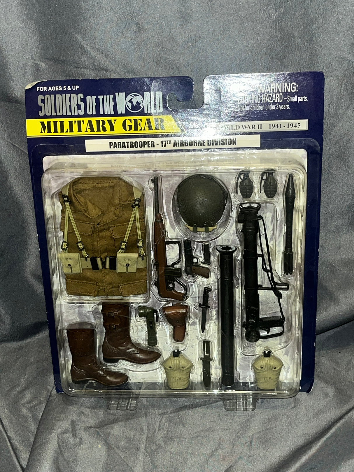 1/6 Scale WWII US Paratrooper - 17th Airborne Division - Formative International SOTW Soldiers of the World NIB Uniform Set