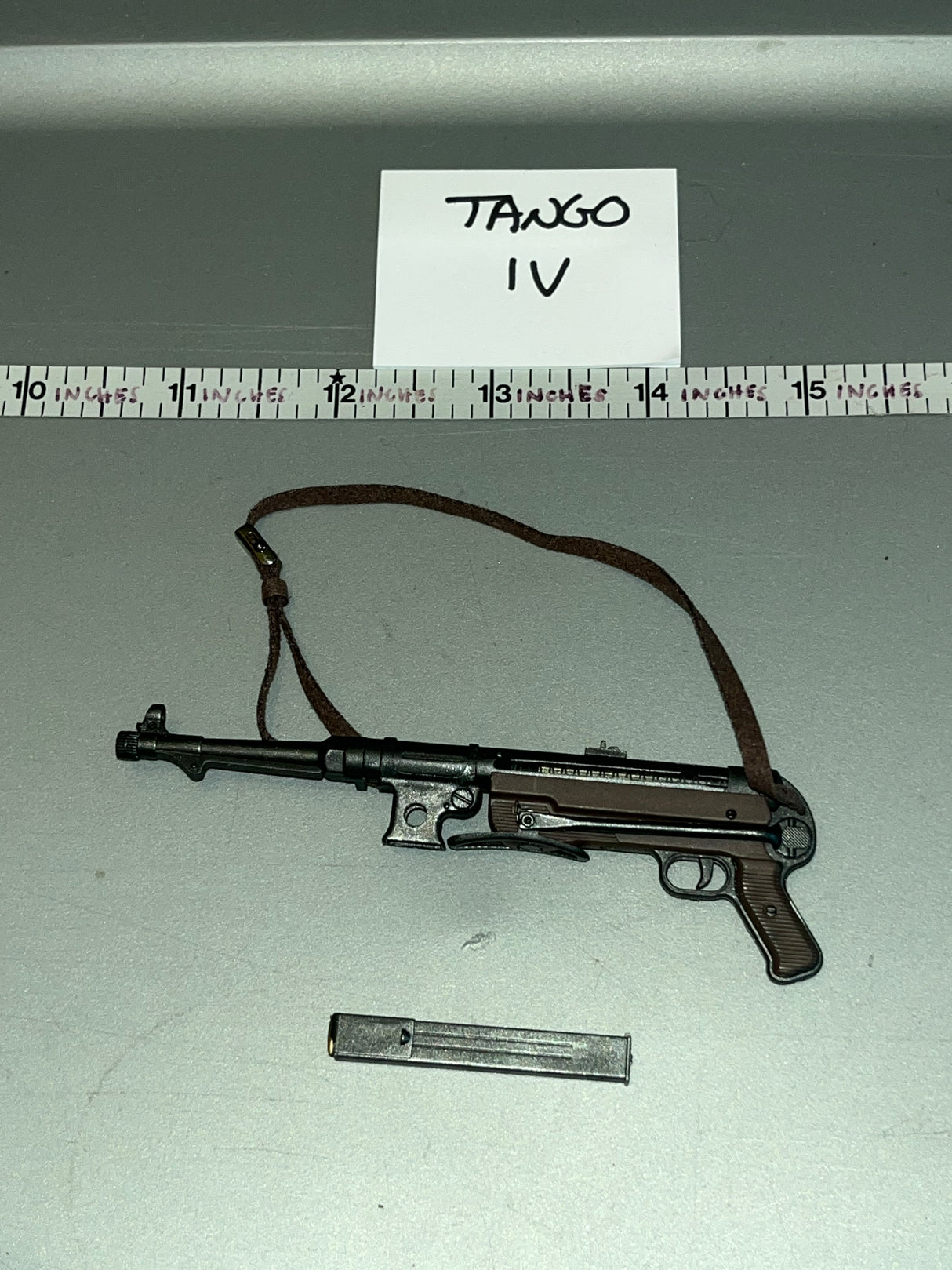 1/6 Scale WWII German MP-38 - DID
