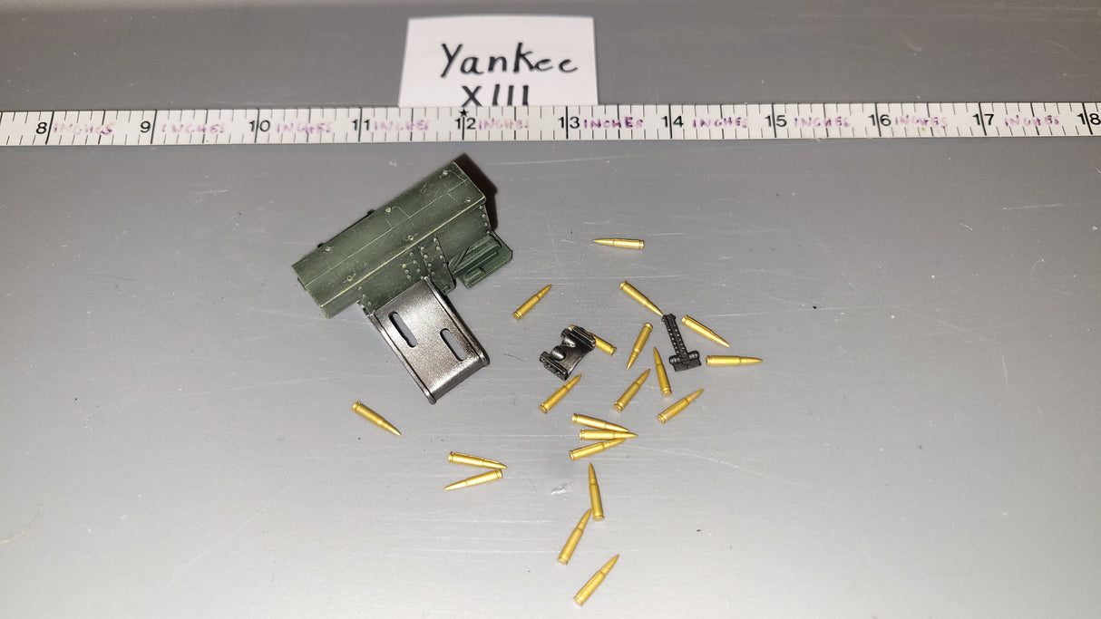 1:6 WWII German Machine Gun Ammunition Belt Reloading Device