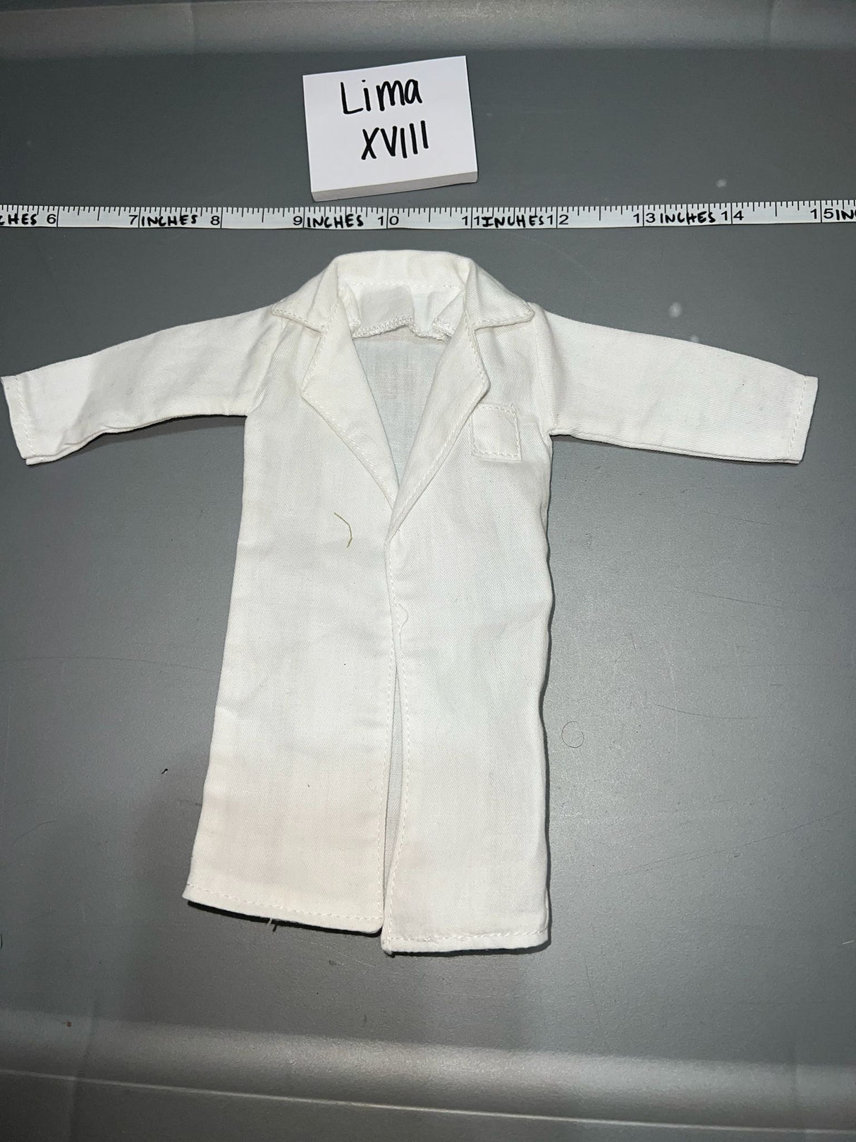 1:6 Scale Modern Medical Lab Coat