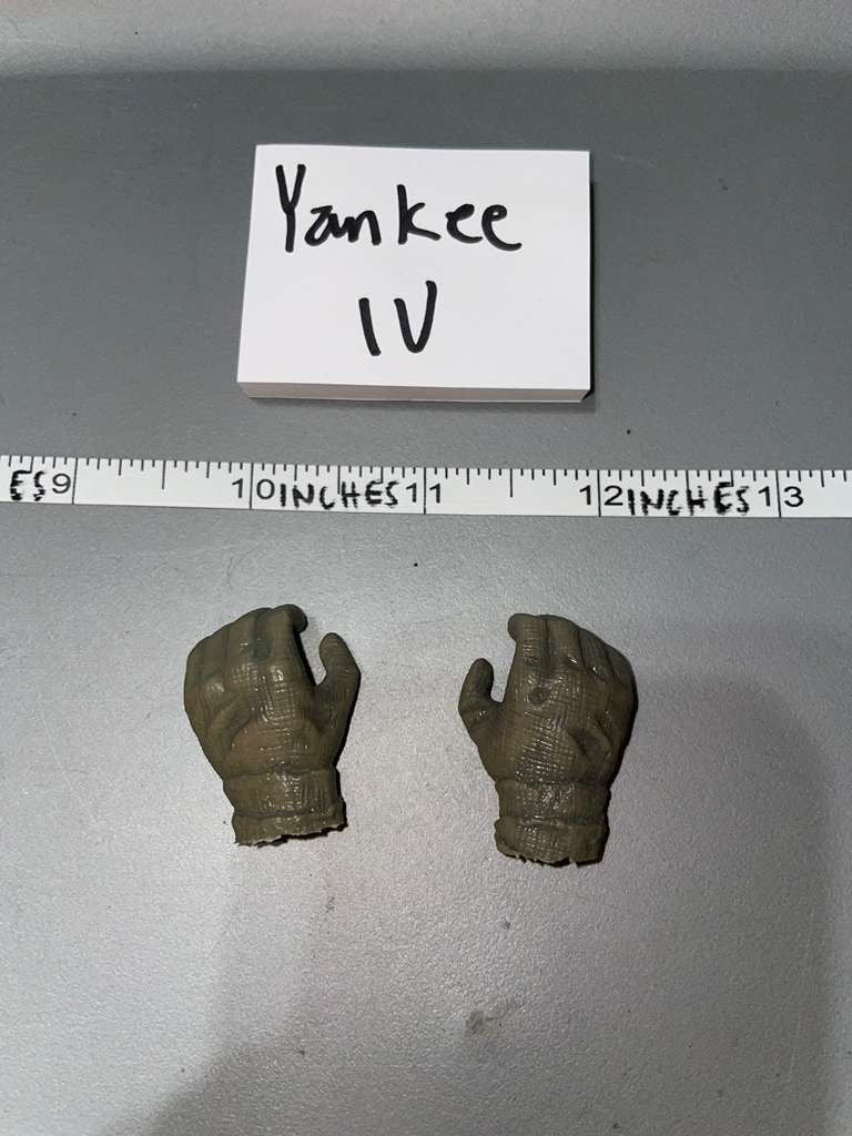 1/6 Scale Modern Gloved Hands
