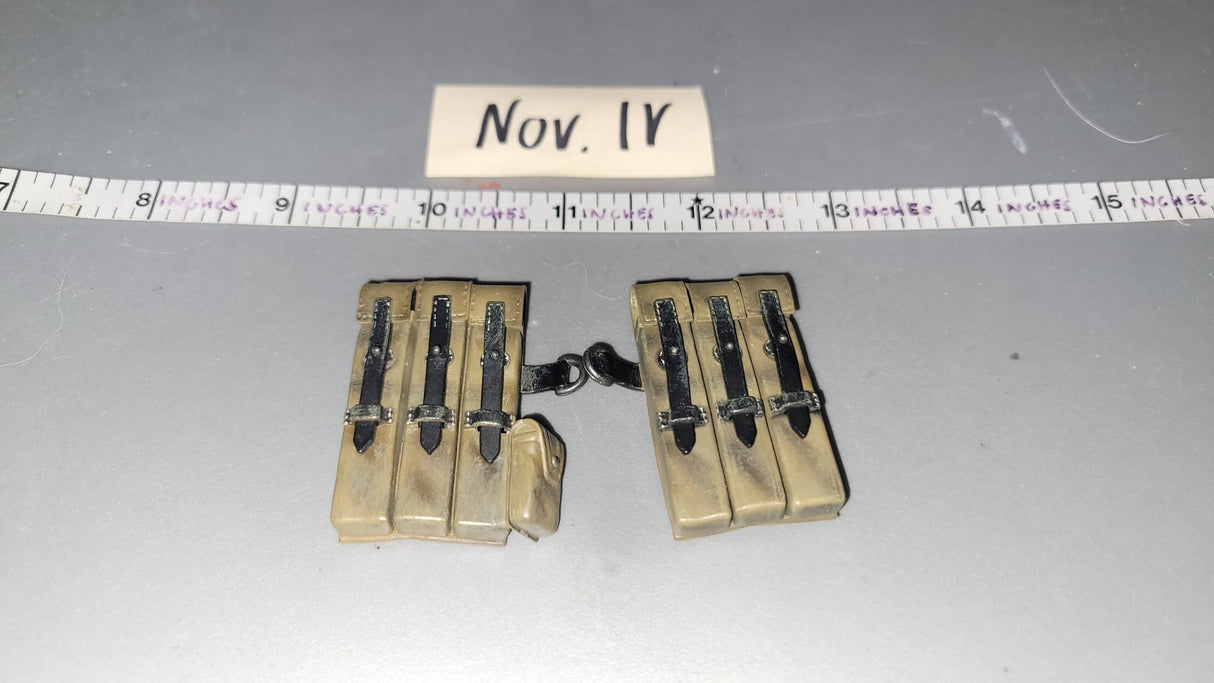 1/6 Scale WWII German MP-40 Pouches -