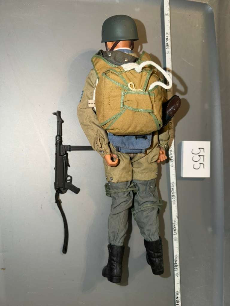 1:6 Scale WWII German Fallschirmjager Paratrooper Dressed Figure - Dragon