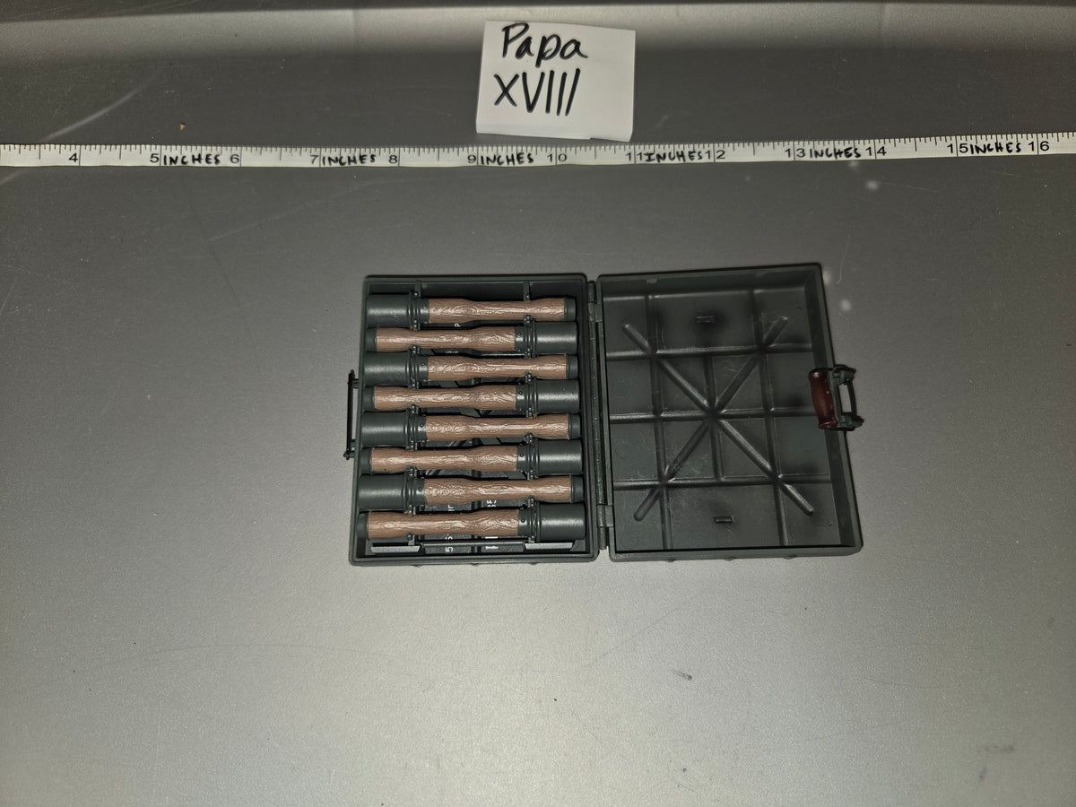 1/6 WWII German Grenade Case