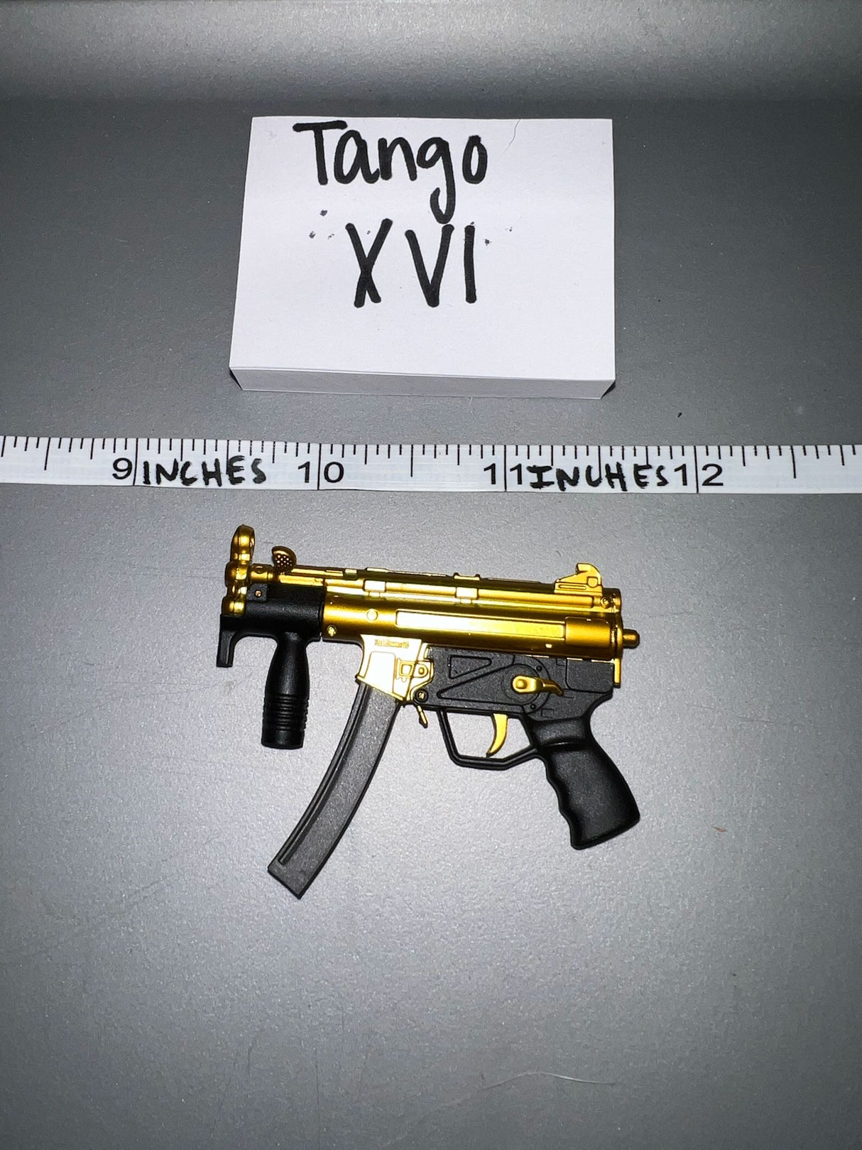 1/6 Scale Modern Era Gold MP-5 Submachine Gun - DAM Gangsters Kingdom