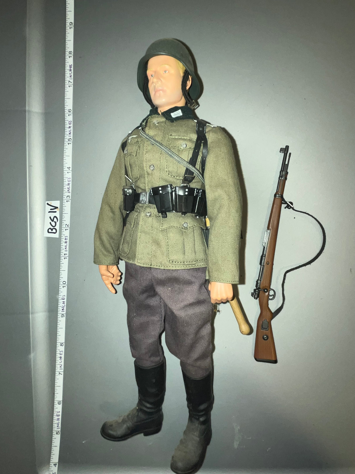 1:6 Scale WWII German Early War Infantry Figure - Dragon