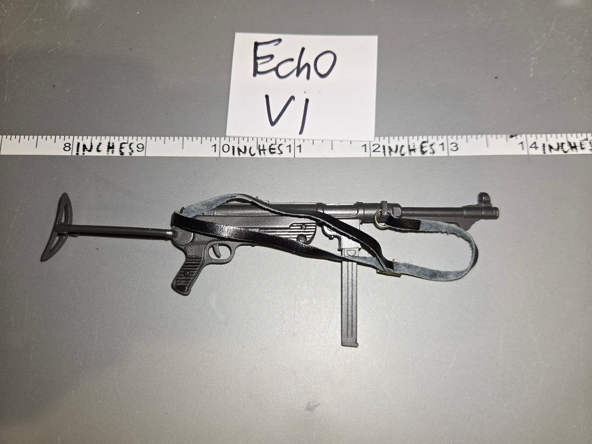 1/6 Scale WWII German MP-40 -
