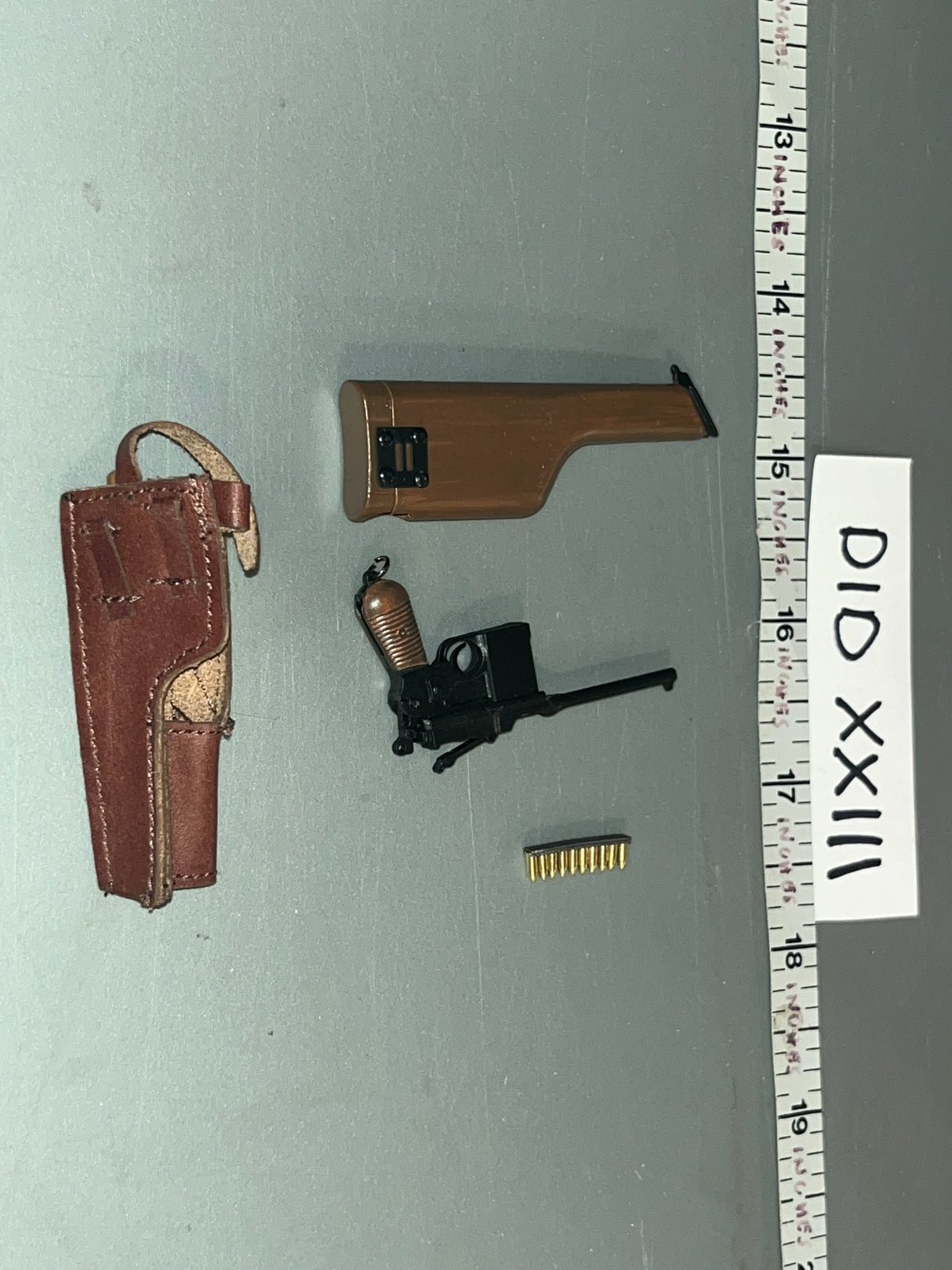 1/6 Scale World War One German Broom Handle Pistol - DID MG08 Gunner 11015