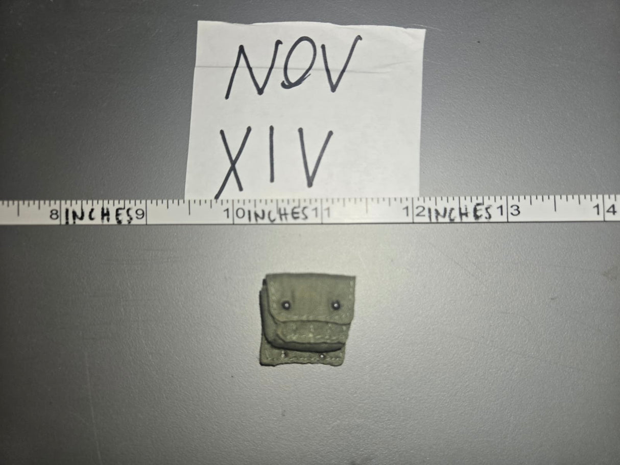 1/6 Scale WWII US / Vietnam Jungle First Aid Kit