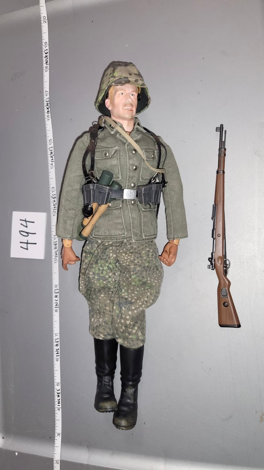 1:6 Scale WWII German Waffen Grenadier  Dressed Figure - Dragon