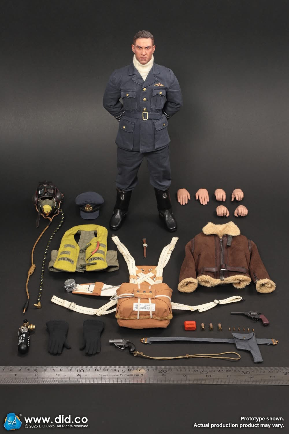 1/6 Scale WWII British Pilot Squadron Leader – Tom - DiD K80187