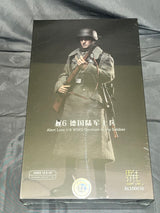 1/6 Scale WWII German Army Infantryman - NIB Alert Line