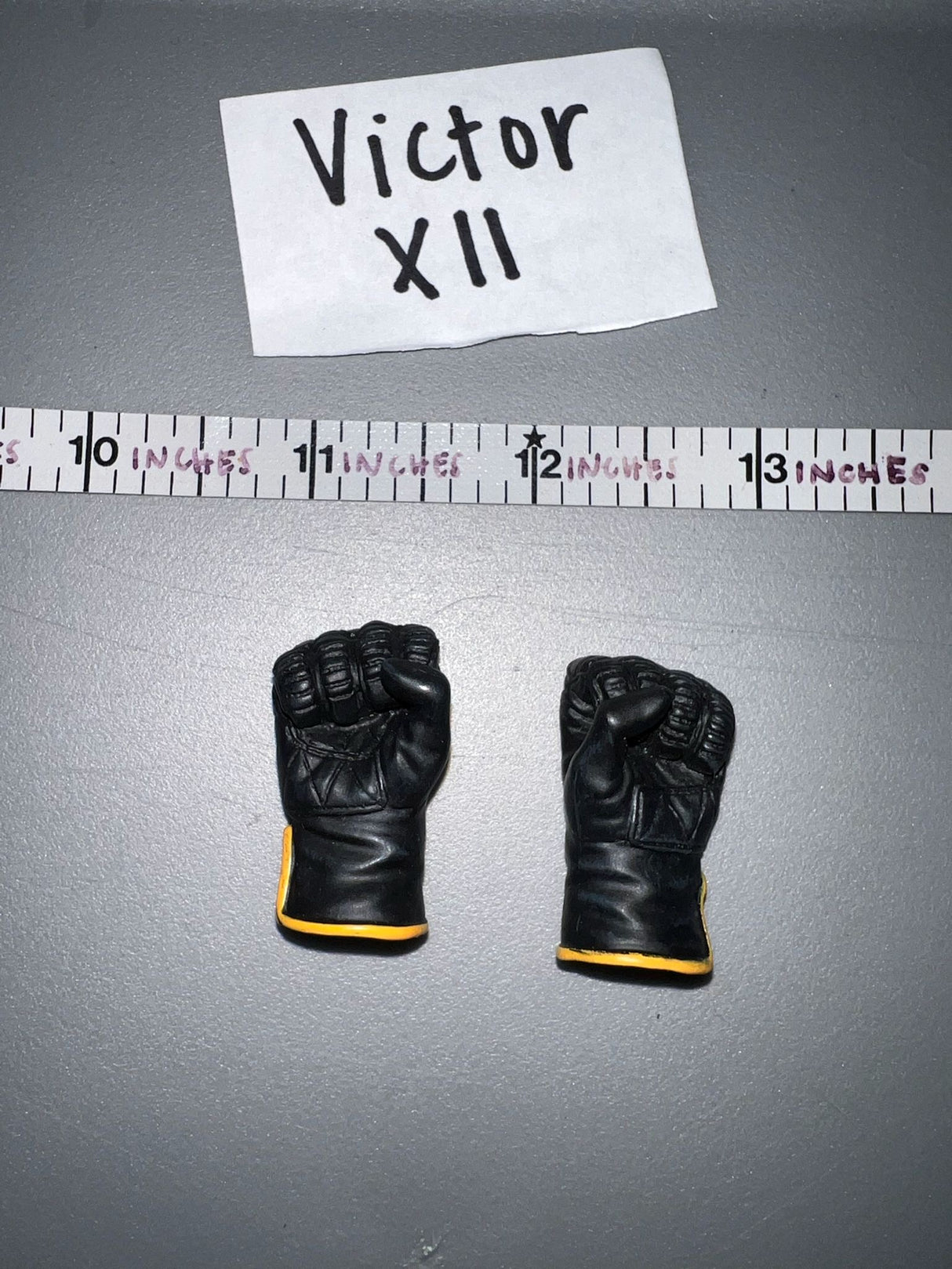 1/6 Scale Star Wars Science Fiction Gloved Hand Lot