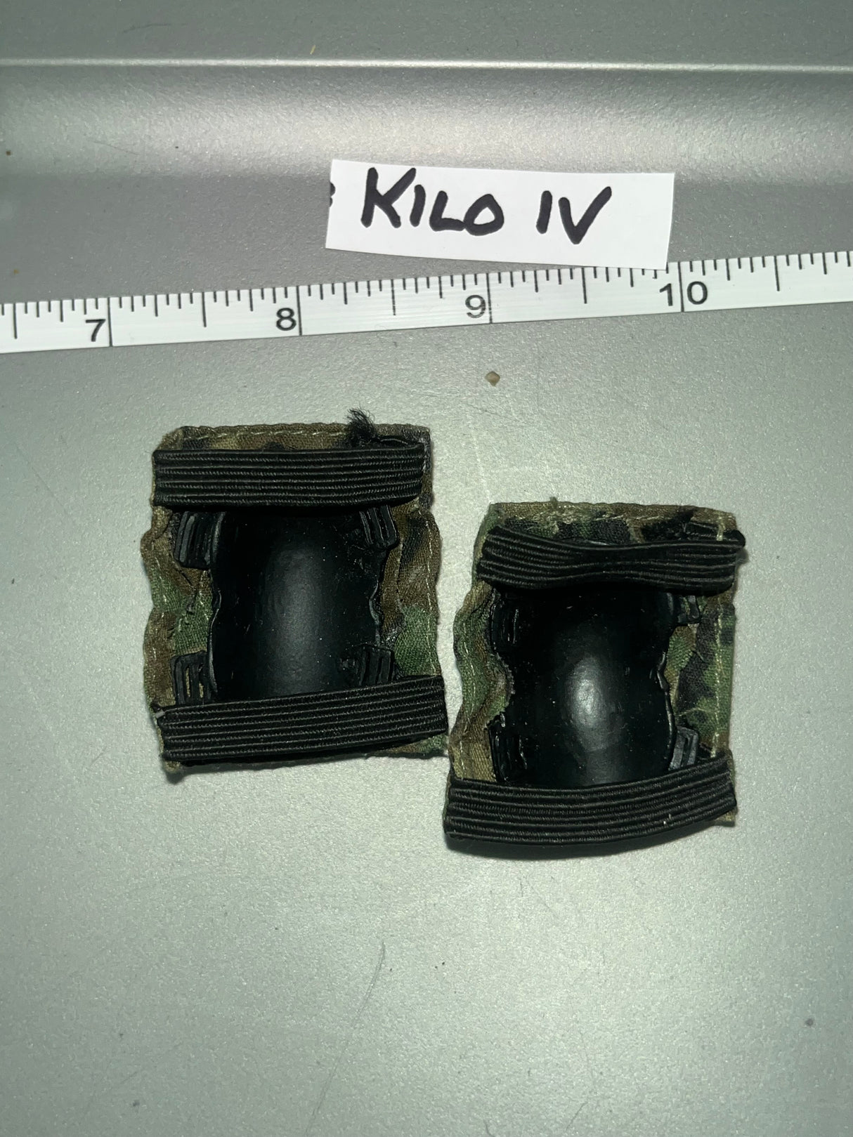 1/6 Scale Modern Knee Pads