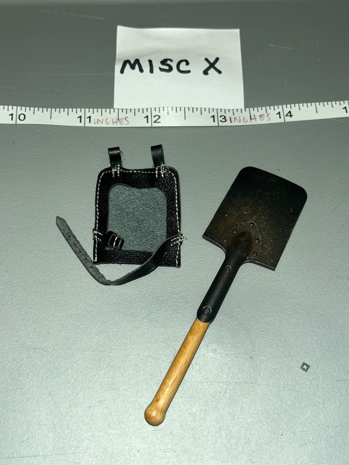 1/6 Scale WWII German Entrenching Tool with Carrier - UD9059 1/6 WWII Hermann Goring Division Tunisia 1943 Ujindou MISC X