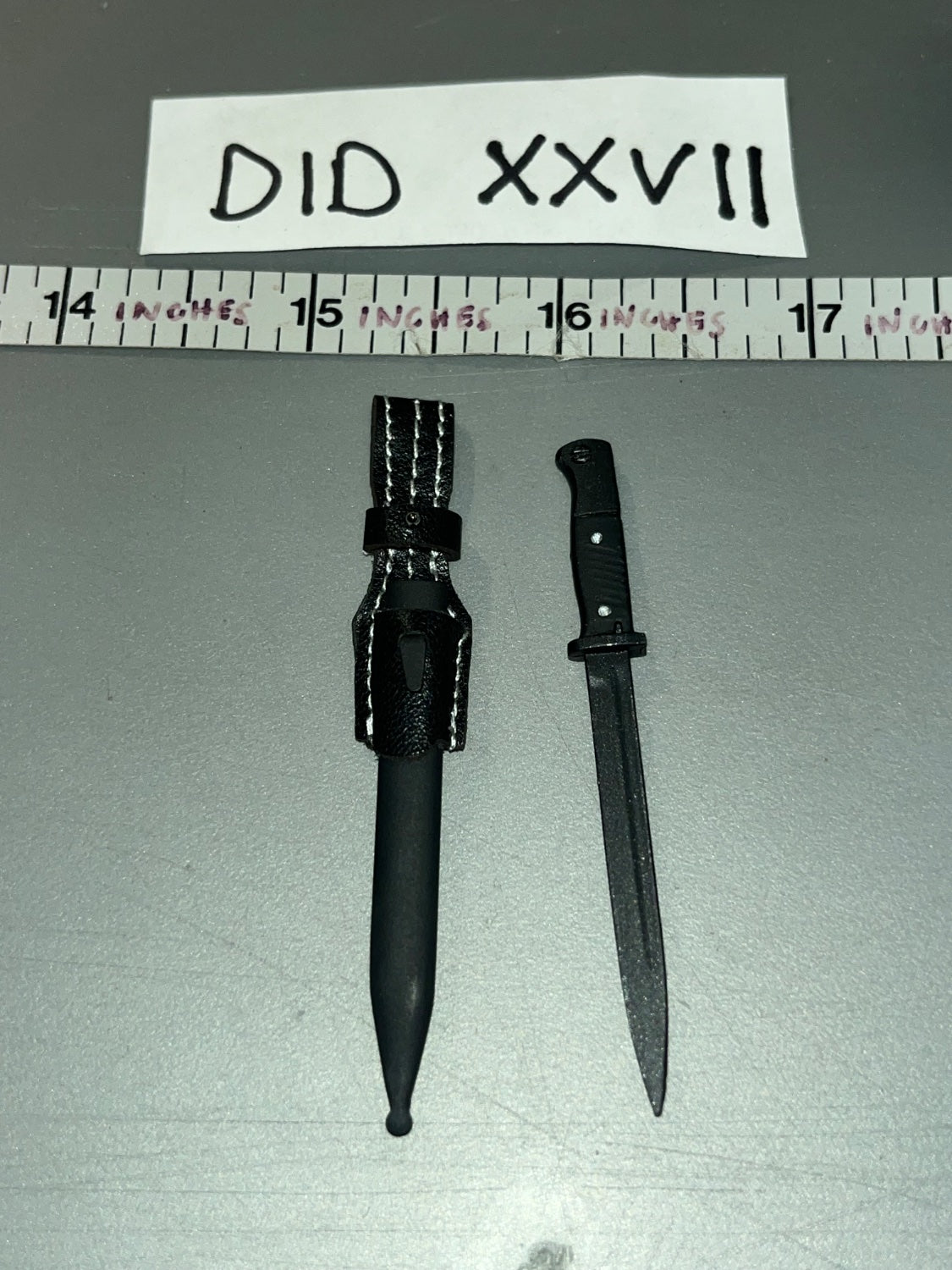 1/6 Scale Modern Era Bayonet with Scabbard - WWII German Polizei Division DID DID XXVII