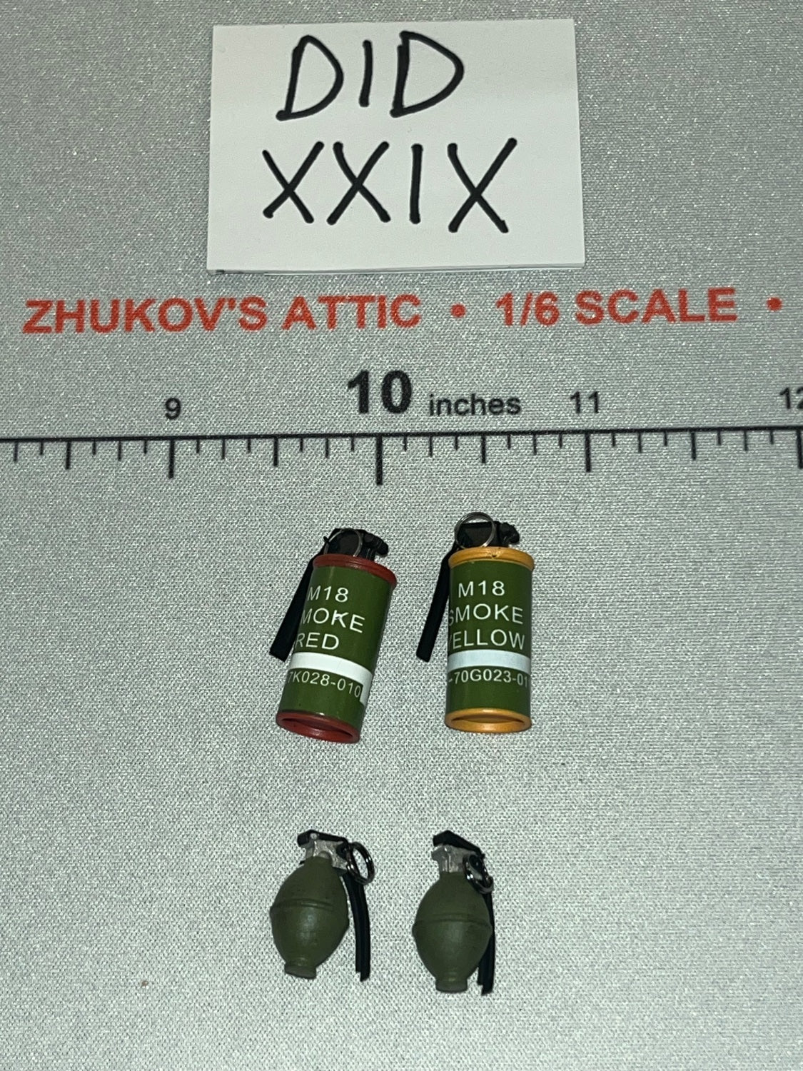 1/6 Scale Vietnam Era US M18 Smoke Grenades and M26 Fragmentation Grenades Set - V80184 1/6 Vietnam War U.S. Army – Colonel James DID