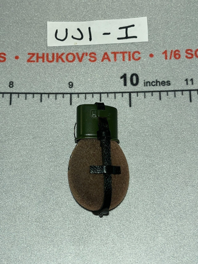 1/6 Scale WWII German Canteen with Cover - WWII German 9th. Panzer Division UD9060 Ujindou