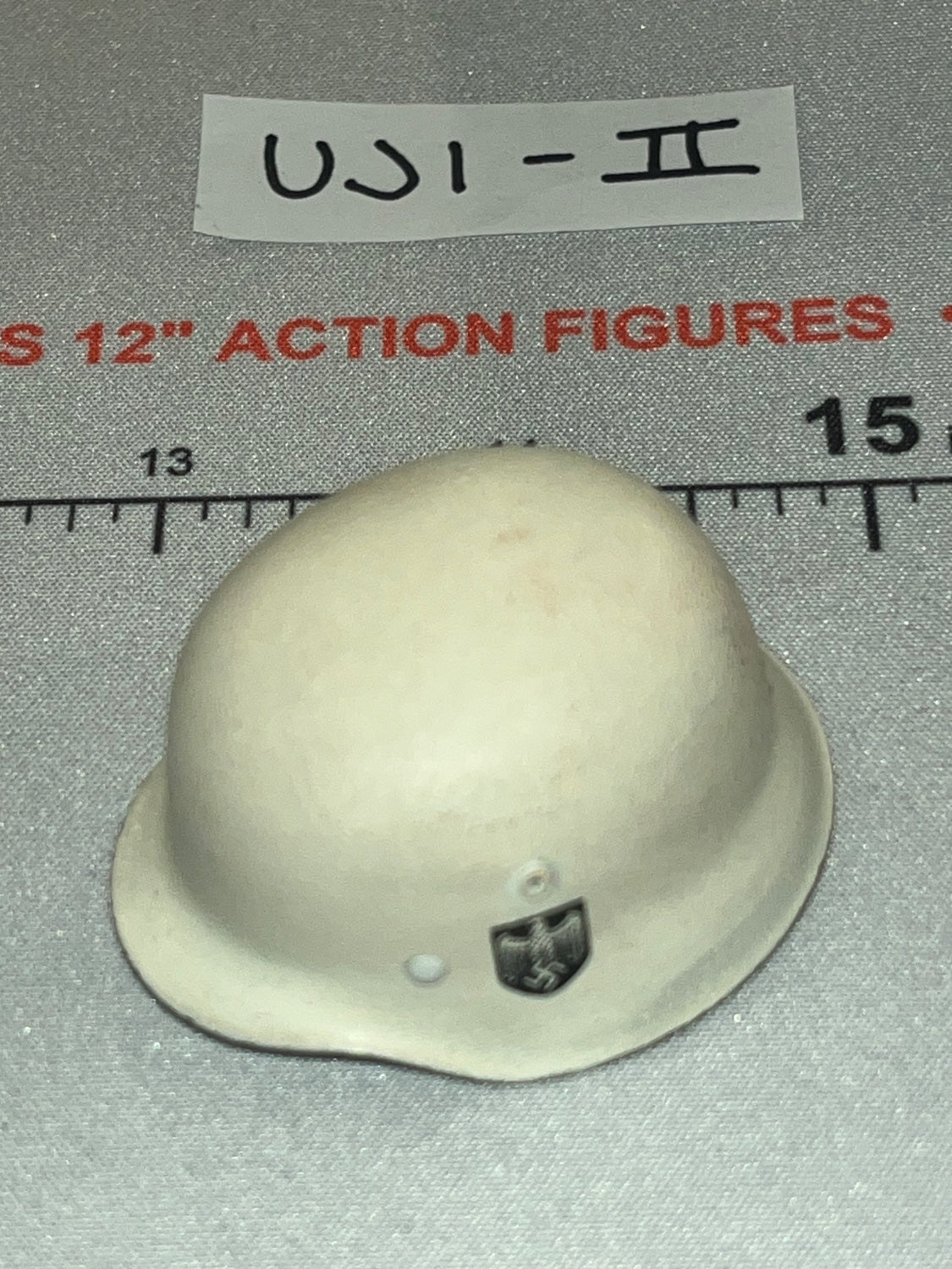 1/6 Scale WWII German Waffen M35 Winter White Helmet - Infantry in Wachmantel Leningrad 1943 - UD9062 UJINDOU