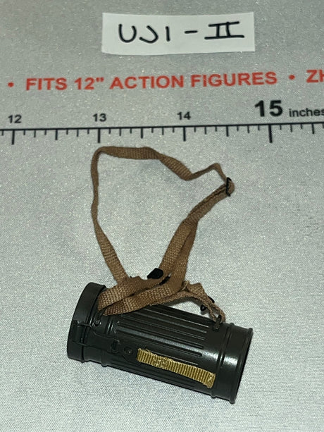 1/6 Scale WWII German Gas Mask Canister with Strap - Infantry in Wachmantel Leningrad 1943 - UD9062 UJINDOU
