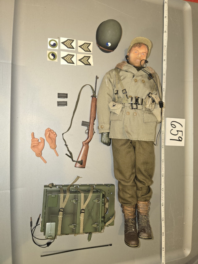 1/6 Scale WWII US Army Airborne Radio Operator Figure with Accessories - 659