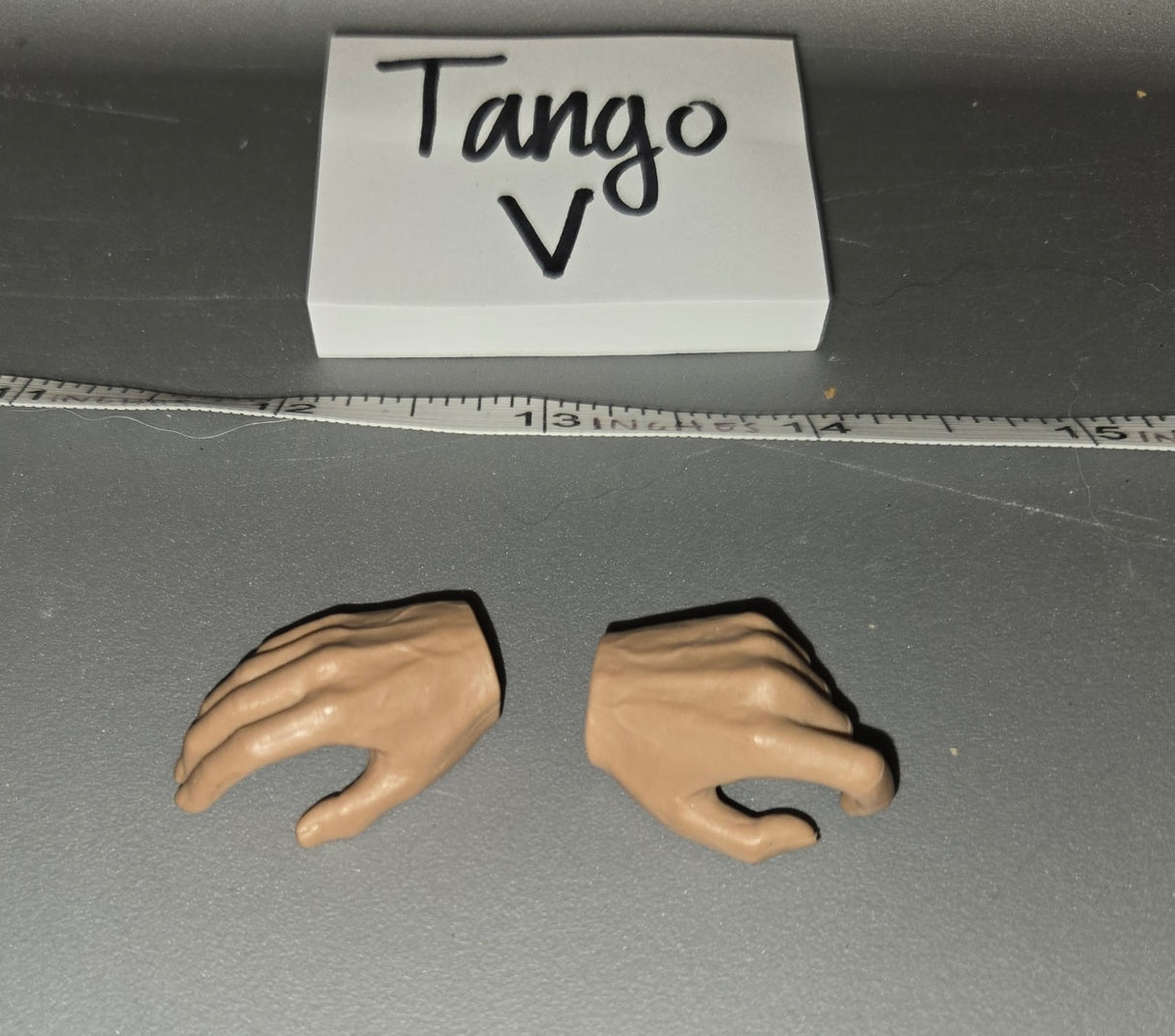 1/6 Scale Open Relaxed Hands - Tango V