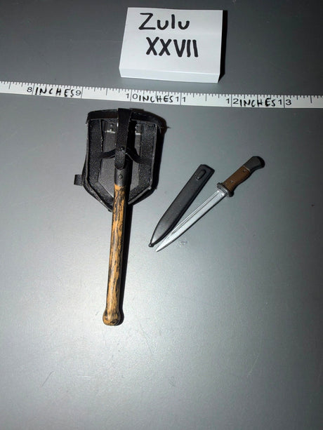 1/6 Scale WWII German Entrenching Tool and Bayonet Set
