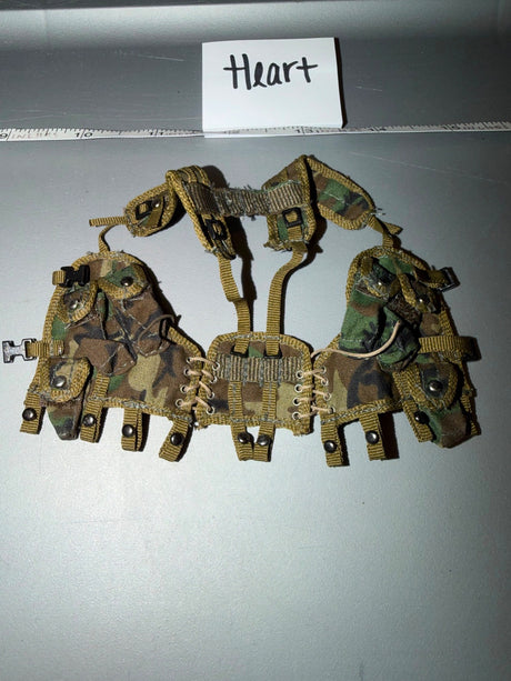 1/6 Scale Modern US Woodland Camo Chest Rig - Heart