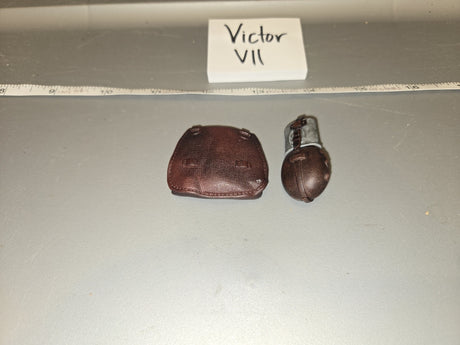 1/6 Scale WWII German Bread Bag and Stick Grenade Set - Victor VII