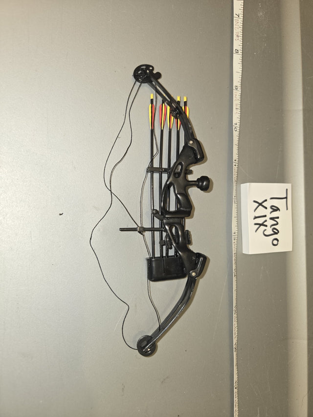 1/6 Scale Modern Era Compound Bow with Arrows - Tango XIX