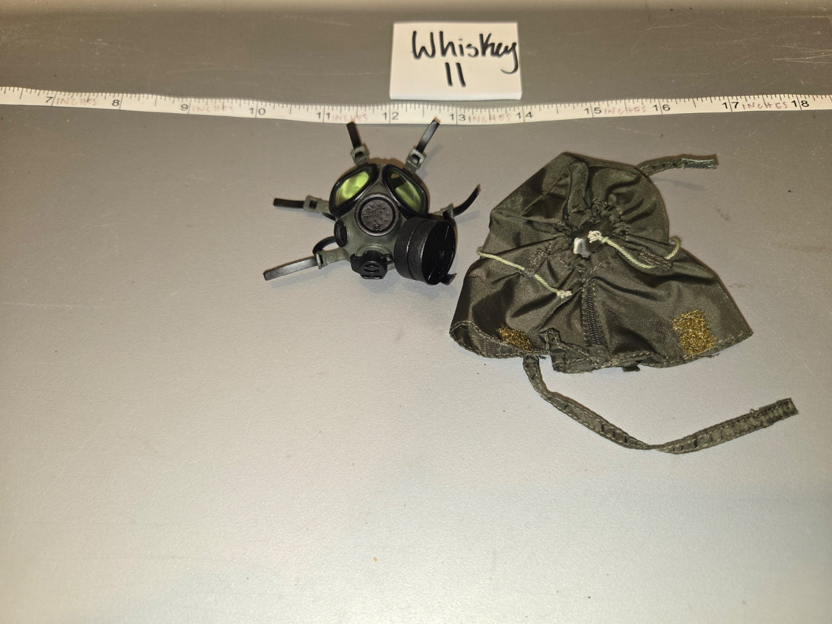 1/6 Scale Modern Era US M40 Gas Mask with Carrier Bag - Whiskey II