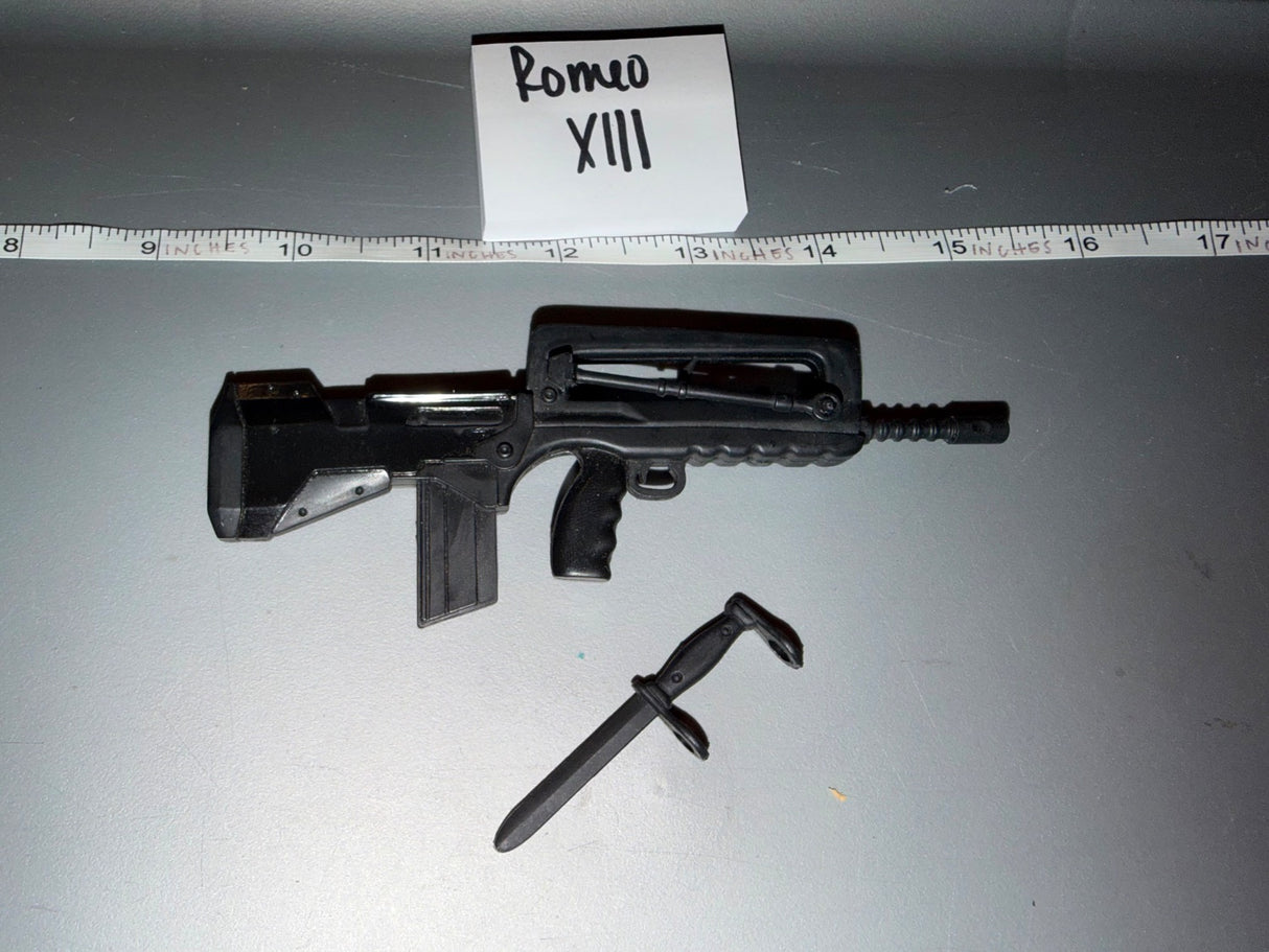 1/6 Scale Modern French FAMAS Assault Rifle with Bayonet
