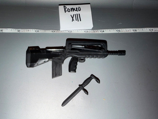 1/6 Scale Modern French FAMAS Assault Rifle with Bayonet