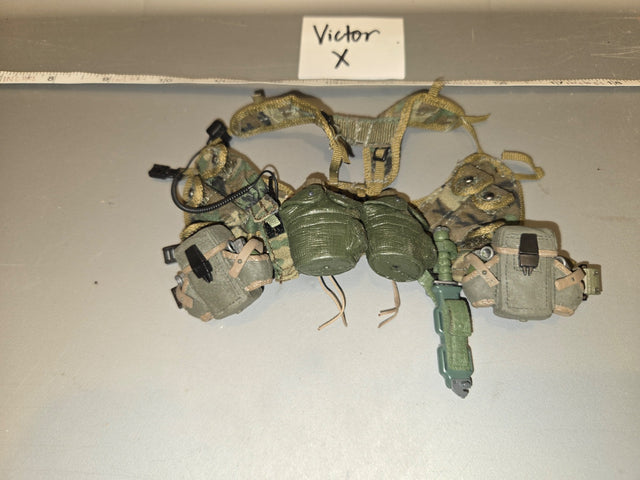1/6 Scale Modern Era US Multicam Combat Harness with Canteens and Pouches - Victor X