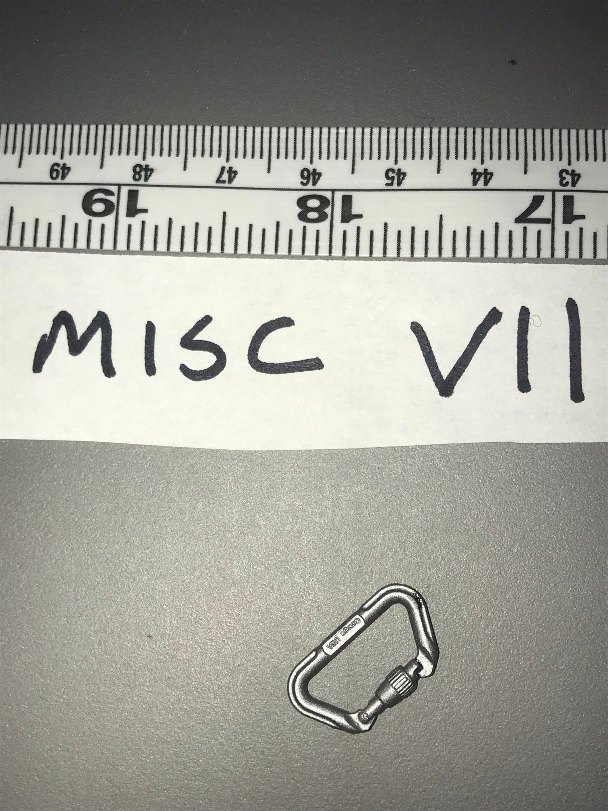 1/6 Modern Carabiner