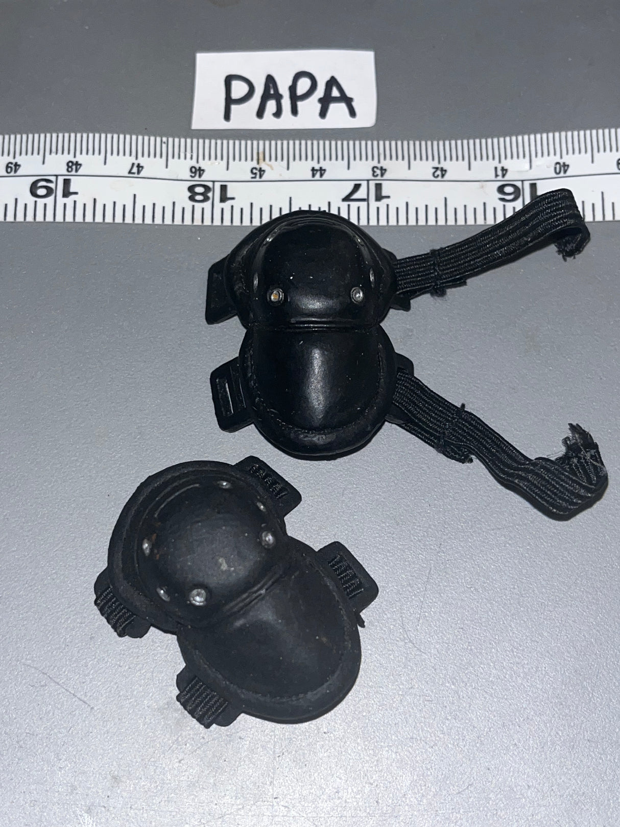 1/6 Scale Modern Knee Pads
