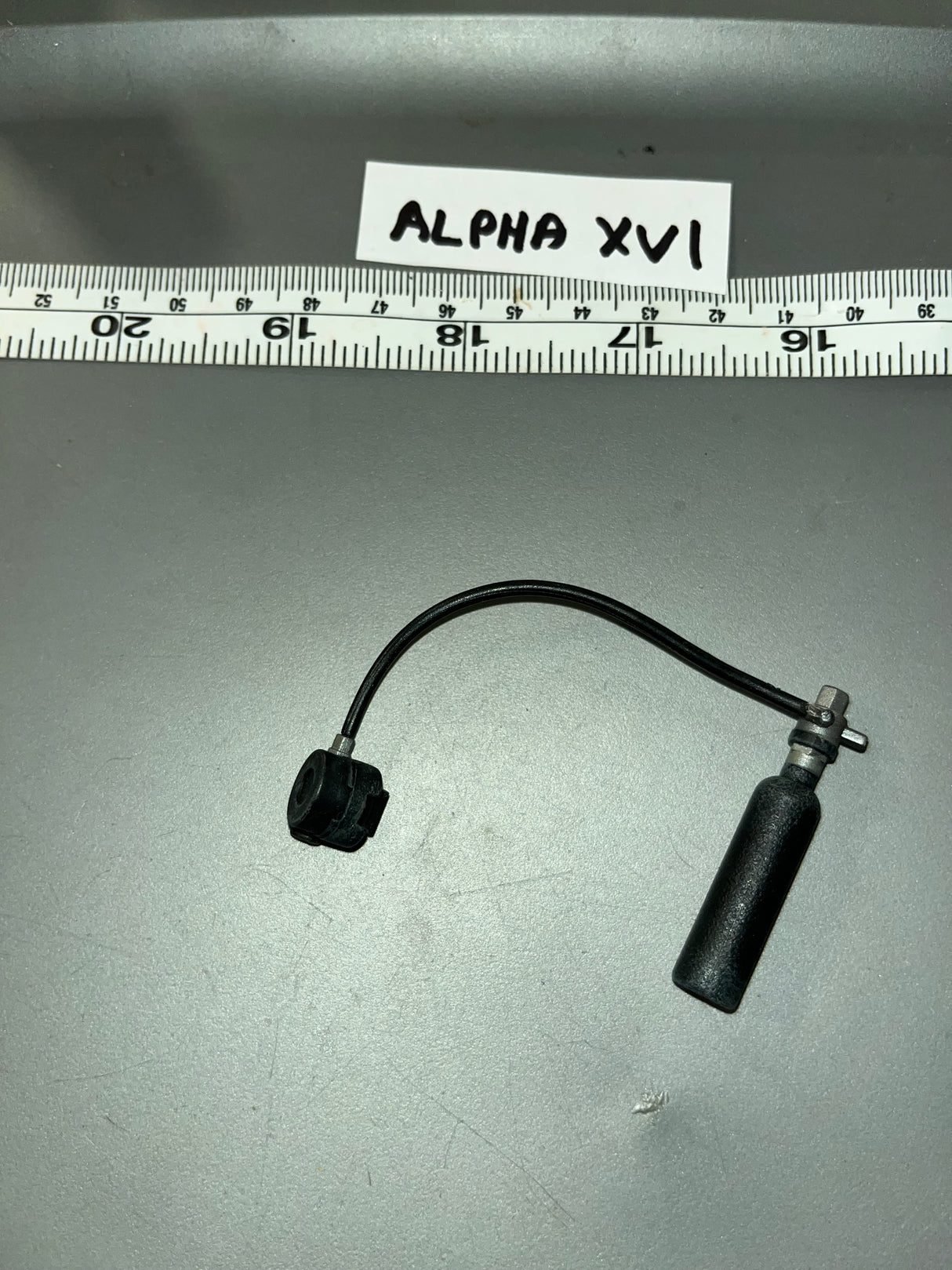 1/6 Scale Modern Oxygen Bottle