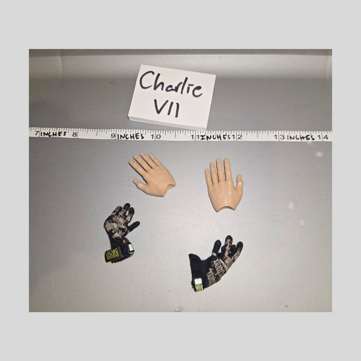 1/6 Scale Modern Era Tactical Gloved Hands and Open Hands Set - Mechanix