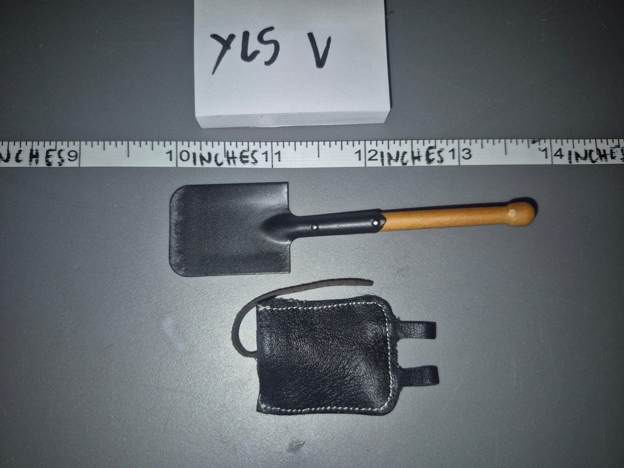 1/6 Scale WWII German Entrenching Tool with Carrier