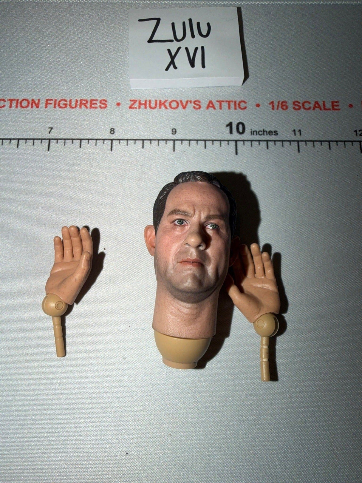 1/6 Scale WWII US Captain Miller Head Sculpt with Hands Set - DID
