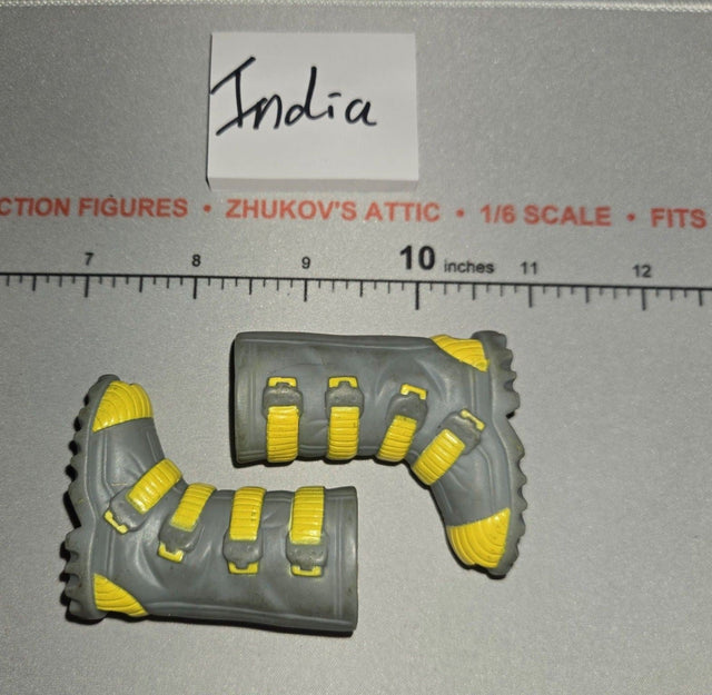 1:6 Modern Era Space Yellow and Gray Boots - Science Fiction