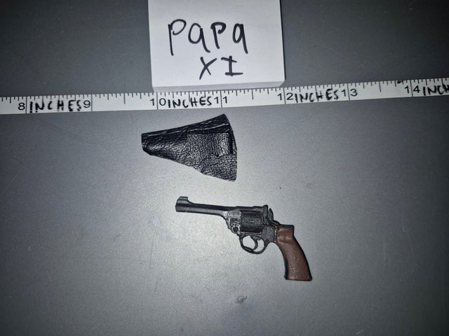 1/6 Scale WWII British Revolver and Holster