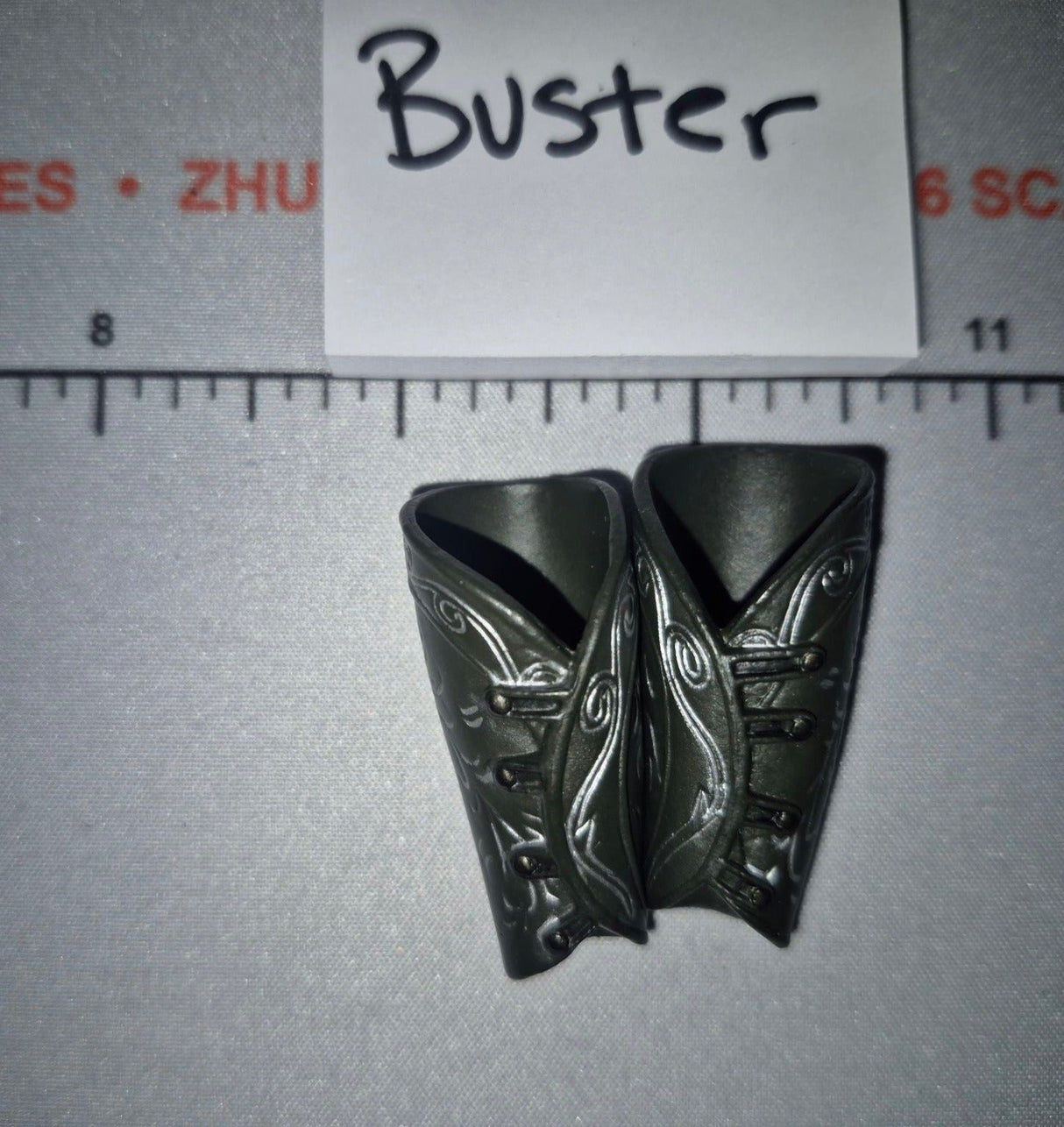 1/6 Scale Fantasy Medieval Elvish Arm Bracers - Sideshow - Lord of the Rings