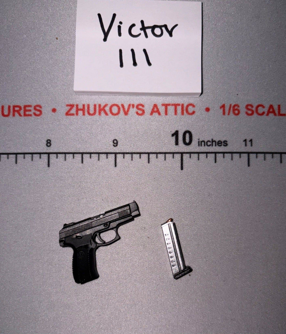 1/6 Scale Modern Era Russian Pistol with Magazine - DAM