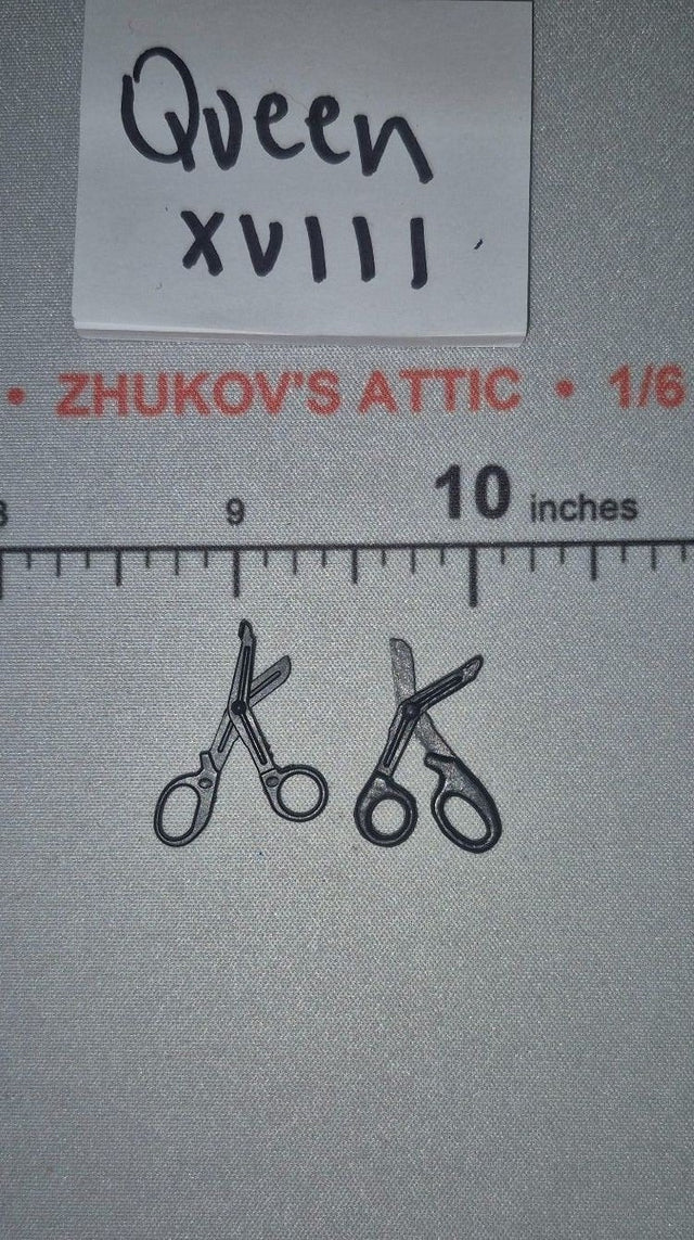 1/6 Scale Modern Trauma Scissors Lot - Tool Diorama Item