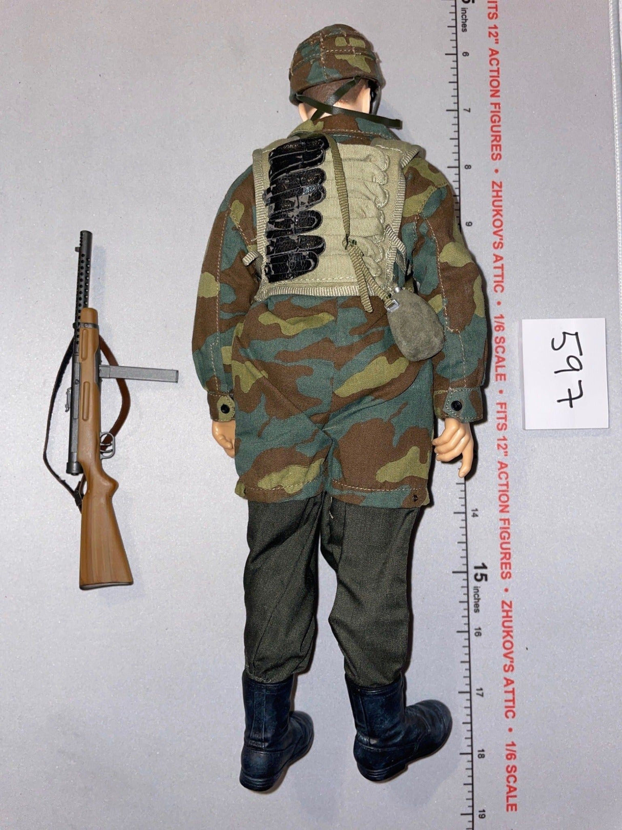 1/6 Scale WWII Italian Paratrooper Dressed Figure - Dragon