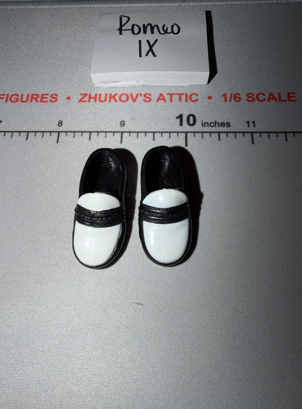 1/6 Scale Modern Era Black and White Two-Tone Civilian Shoes